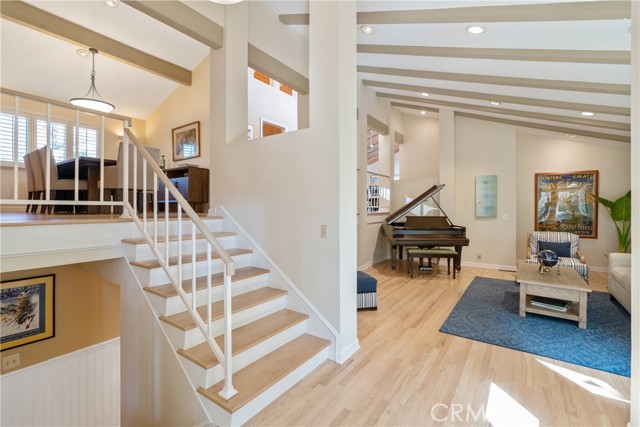 2213 Valley Drive, Manhattan Beach, California 90266, 4 Bedrooms Bedrooms, ,3 BathroomsBathrooms,Residential,Sold,Valley,SB22167937