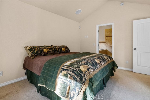 Detail Gallery Image 16 of 37 For 301 S Shakespeare Ln, Big Bear City,  CA 92314 - 3 Beds | 2 Baths