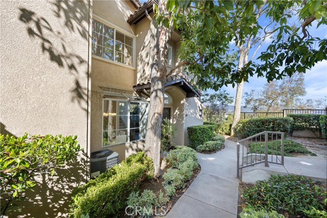 Detail Gallery Image 2 of 44 For 98 Tierra Montanosa, Rancho Santa Margarita,  CA 92688 - 3 Beds | 3 Baths