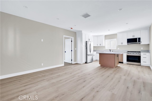 Image 21 of 51 For 5602 Verdura Ave