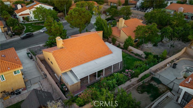 38225 6th W Street, Palmdale CA: https://media.crmls.org/medias/42fc3c39-01c0-469f-83f8-b005a662e4d9.jpg