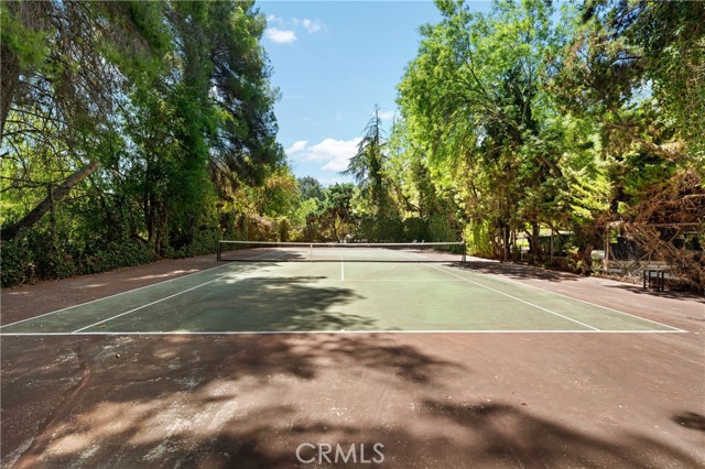 24865 Long Valley Road, Hidden Hills CA: https://media.crmls.org/medias/42fc5860-f1f3-47cd-bdf6-27b422cf0578.jpg