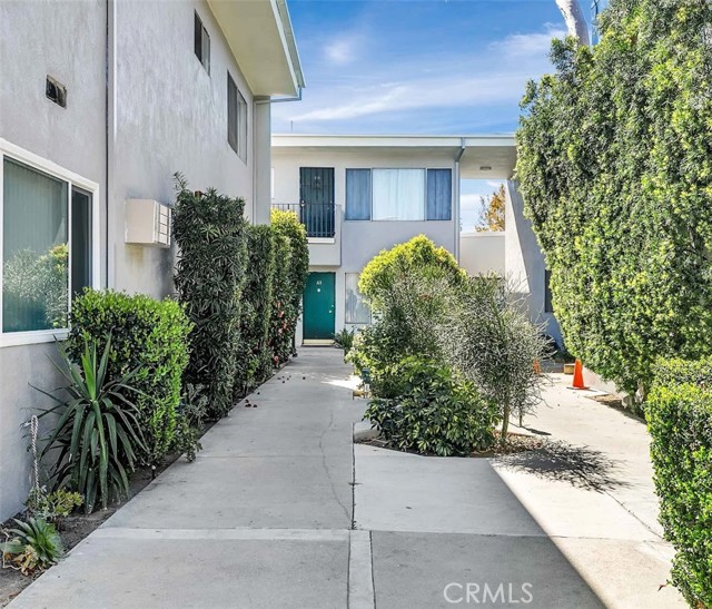 Detail Gallery Image 8 of 9 For 18543 Clark St #209,  Tarzana,  CA 91356 - 1 Beds | 1 Baths