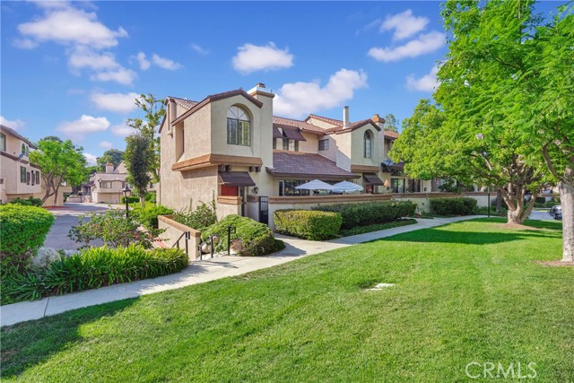 Detail Gallery Image 2 of 35 For 6 Wilderness Pl, Pomona,  CA 91766 - 2 Beds | 2/1 Baths