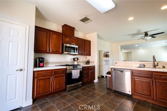 Detail Gallery Image 6 of 26 For 1628 Linwood Dr, Orland,  CA 95963 - 3 Beds | 2 Baths