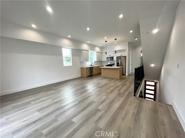 5232 Tilden Avenue photo 2