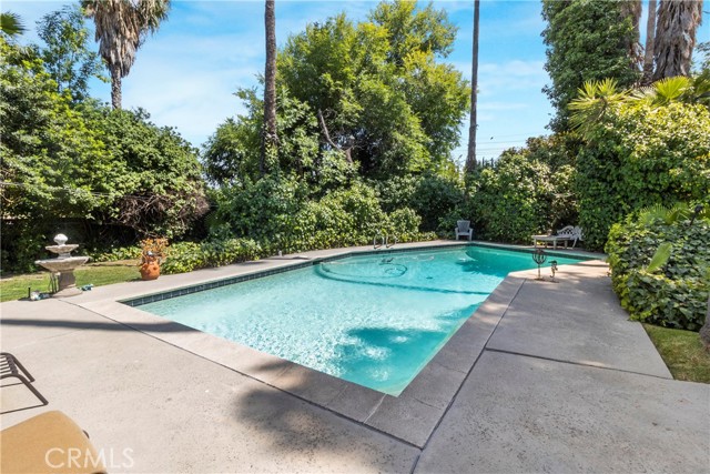17416 Dearborn Steet, Northridge CA: https://media.crmls.org/medias/42fe3626-4e34-4bf1-9b47-08a313fa6400.jpg