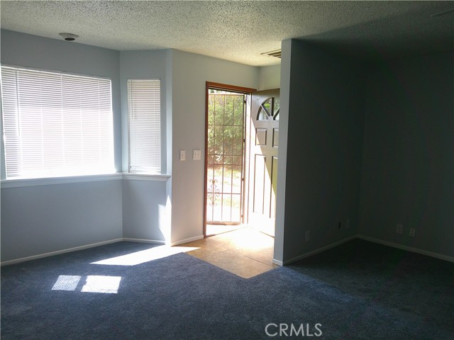 Detail Gallery Image 4 of 17 For 5237 Bushnell St, Riverside,  CA 92505 - 2 Beds | 1 Baths