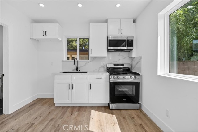 Detail Gallery Image 7 of 16 For 7053 Fallbrook Ave, West Hills,  CA 91307 - 1 Beds | 1 Baths