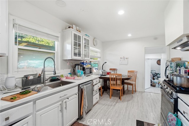 Image 7 of 15 For 11355 Desmond Street