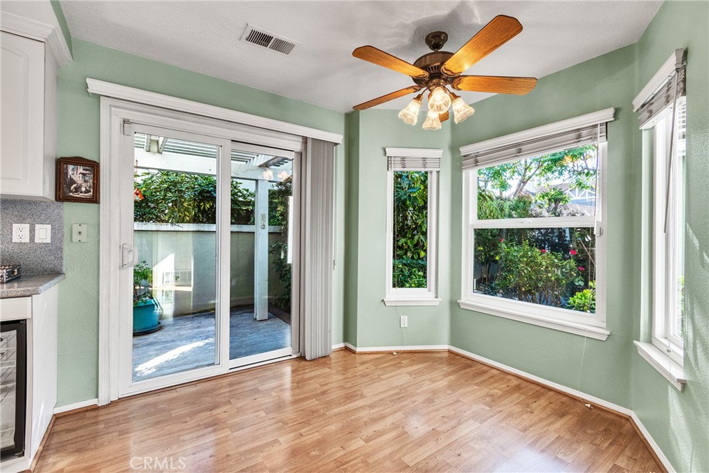 43005500 A9a8 4e94 Bb18 380c54df6c41