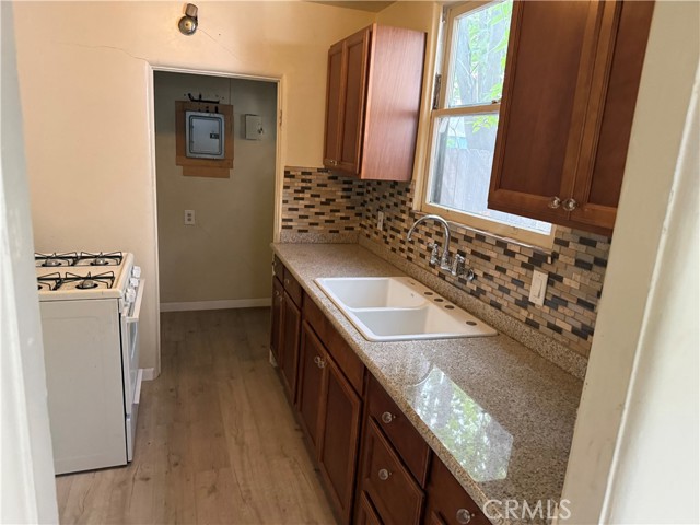 Detail Gallery Image 17 of 32 For 1437 Greenfield Ave, Los Angeles,  CA 90025 - – Beds | – Baths