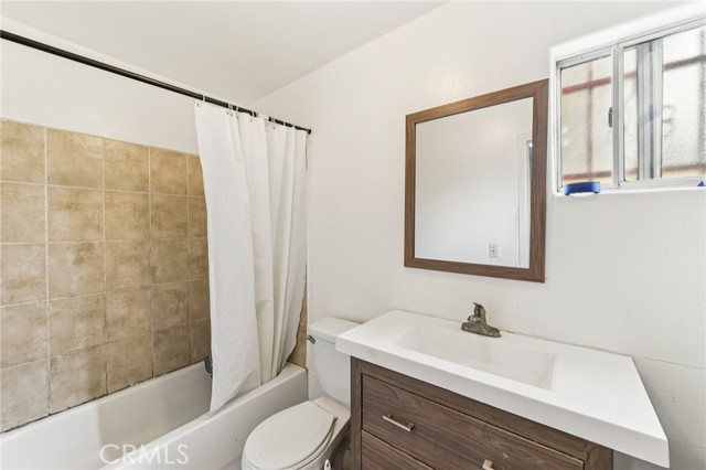 Detail Gallery Image 34 of 38 For 342 W 56th, Los Angeles,  CA 90037 - 8 Beds | 4 Baths