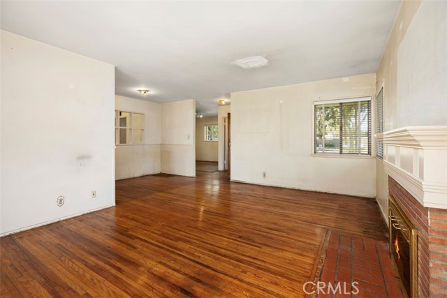 2729 N Studebaker Road, Long Beach CA: https://media.crmls.org/medias/43021e71-d81f-4f61-8262-36ff5bc22134.jpg