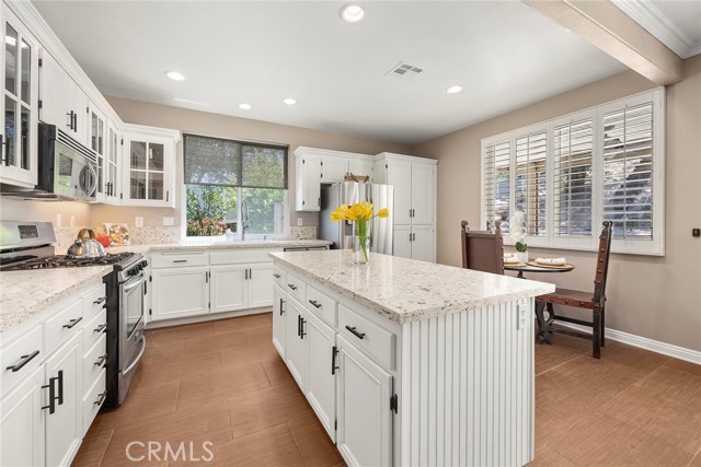 27509 Colt Drive, Corona CA: https://media.crmls.org/medias/430266ce-9922-497f-8632-a22b1aea1caa.jpg