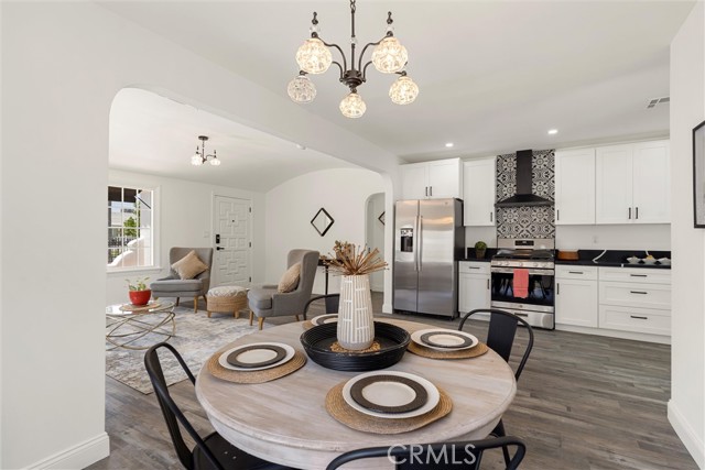 6616 Vesper Avenue, Van Nuys CA: https://media.crmls.org/medias/4302ea6b-f76d-4c8b-881d-64a9432f192b.jpg