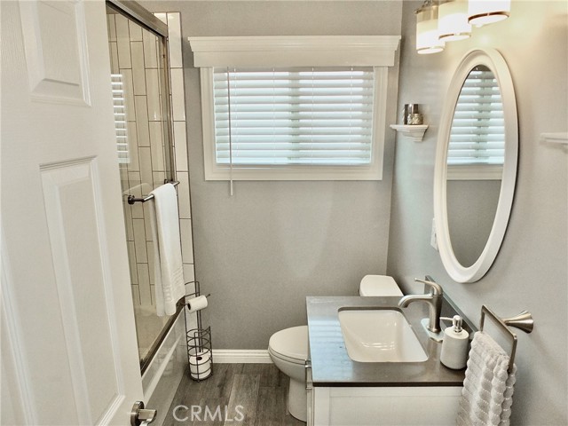 4513 N Paramount Boulevard, Lakewood CA: https://media.crmls.org/medias/43030502-c83d-4285-9242-7188e1f49d15.jpg