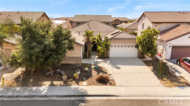 5599 Skimmer Drive, Jurupa Valley CA: https://media.crmls.org/medias/43044cb5-1739-4d5b-9402-7b9fa0e019bd.jpg