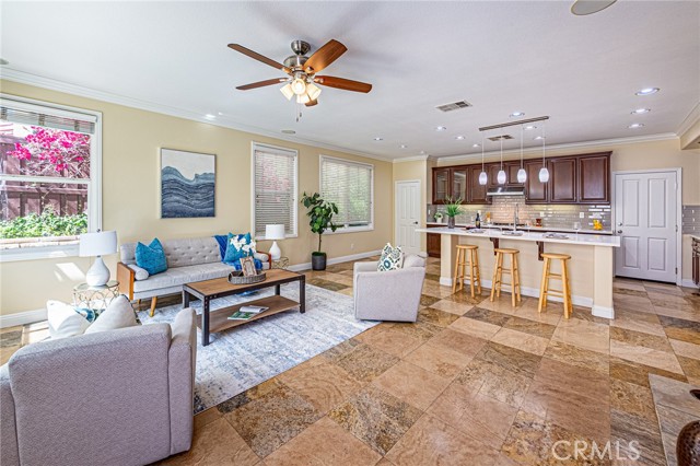 Detail Gallery Image 16 of 62 For 17730 Wren Dr, Canyon Country,  CA 91387 - 5 Beds | 3 Baths