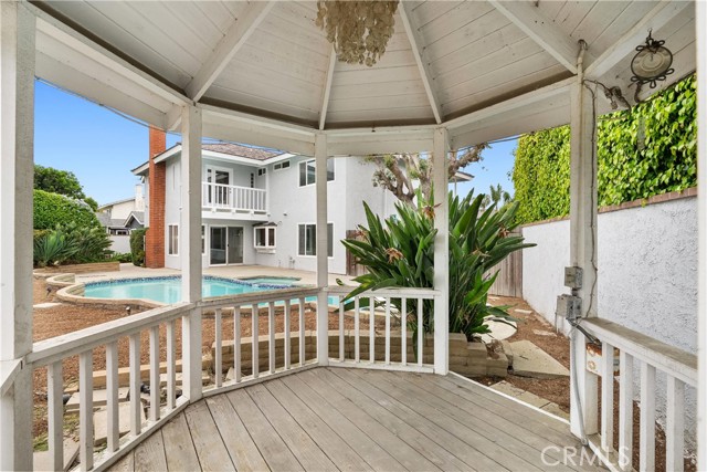 Detail Gallery Image 25 of 52 For 21941 Oceanview Ln, Huntington Beach,  CA 92646 - 4 Beds | 2/1 Baths