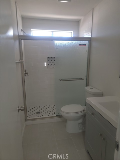 Detail Gallery Image 11 of 16 For 38478 Larkin Ave #B,  Palmdale,  CA 93550 - 2 Beds | 1/1 Baths