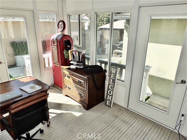 833 Terraine Avenue, Long Beach CA: https://media.crmls.org/medias/4305c4f6-8ca2-4853-b713-191911658614.jpg