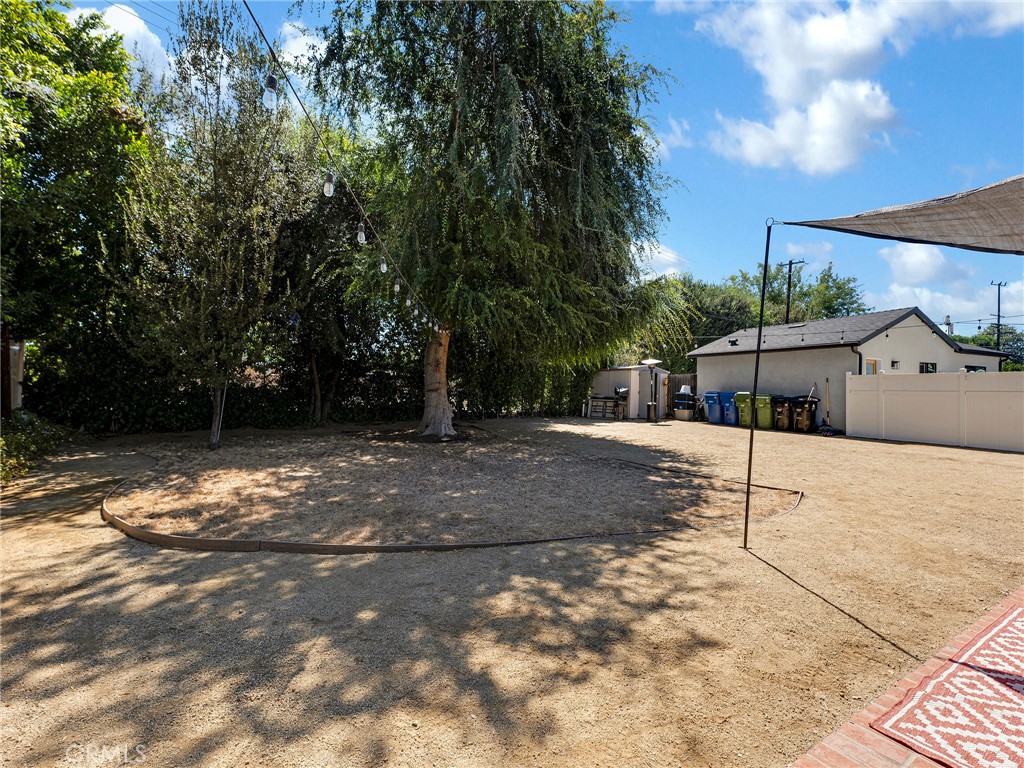 https://media.crmls.org/medias/43084aa0-c062-4648-be40-942154a43da8.jpg?preset=X-Large