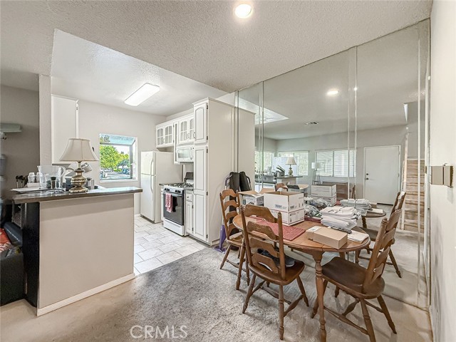 Detail Gallery Image 11 of 39 For 152 Maegan Pl #8,  Thousand Oaks,  CA 91362 - 3 Beds | 2/1 Baths