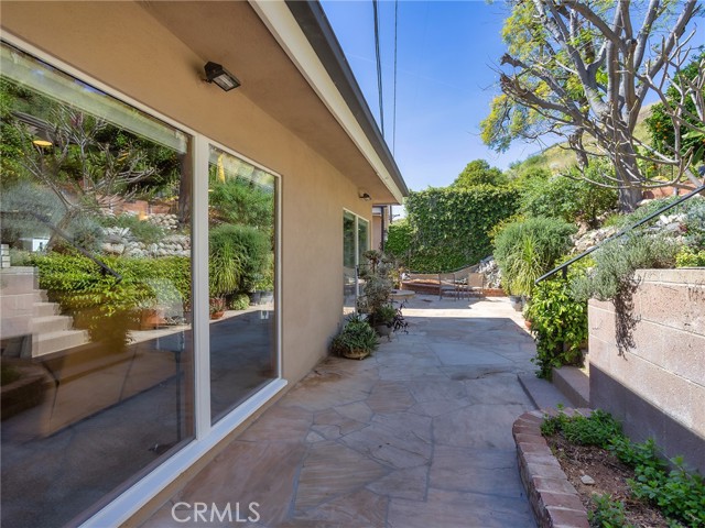 Detail Gallery Image 48 of 72 For 1012 N Sunset Canyon Dr, Burbank,  CA 91504 - 3 Beds | 2 Baths