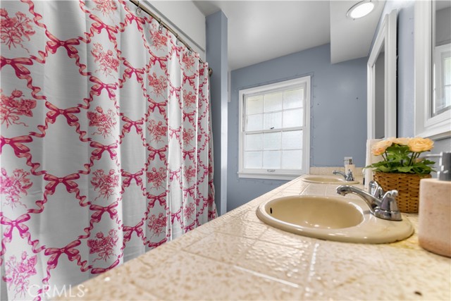 Detail Gallery Image 18 of 33 For 5818 Sycamore, Rialto,  CA 92377 - 3 Beds | 2/1 Baths