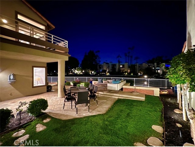 Detail Gallery Image 3 of 65 For 5517 China Point, Long Beach,  CA 90803 - 3 Beds | 3 Baths