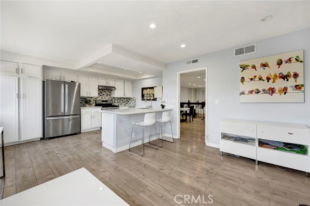 5533 Edward E Horton Lane, Encino CA: https://media.crmls.org/medias/43097eec-93eb-4656-ac4a-4aecd1c488ca.jpg