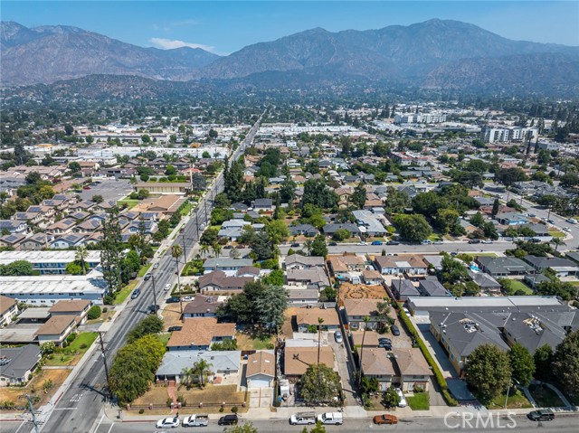 237 W Central Avenue, Monrovia CA: https://media.crmls.org/medias/4309c9dd-8928-442b-bf7a-0b6e3d17e91f.jpg