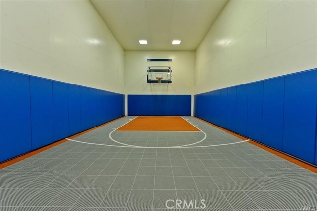5515 Canoga Avenue, Woodland Hills CA: https://media.crmls.org/medias/430aca01-0ae9-4de2-bbf9-0c63d34934c8.jpg