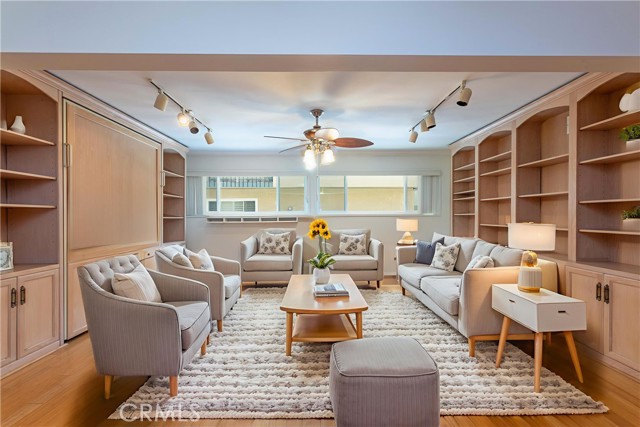 958 Palo Verde Avenue, Long Beach CA: https://media.crmls.org/medias/430b1a2b-8914-47ad-9b51-89cac1b87720.jpg