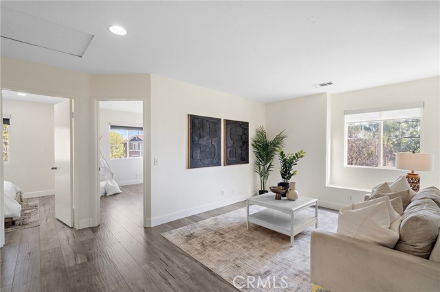 Detail Gallery Image 13 of 32 For 2852 N Santa Fe Pl, Orange,  CA 92865 - 3 Beds | 2/1 Baths