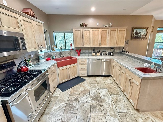 1737 Zion Way, Pine Mountain Club CA: https://media.crmls.org/medias/430b8c4d-b75c-496a-a208-baefec9ddc8f.jpg
