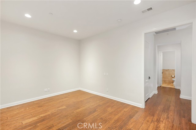 26 Woods Trail, Irvine CA: https://media.crmls.org/medias/430bb5bf-a4be-469e-bd3e-17529452c382.jpg