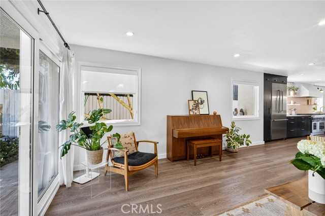 956 Tia Juana, Laguna Beach CA: https://media.crmls.org/medias/430be395-91aa-4741-91d7-3f9c336e5f0d.jpg