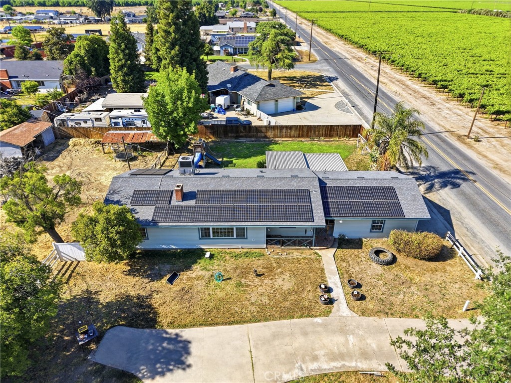 https://media.crmls.org/medias/430c1c3e-8e4f-42e2-a2ca-421ee7707e4b.jpg?preset=X-Large