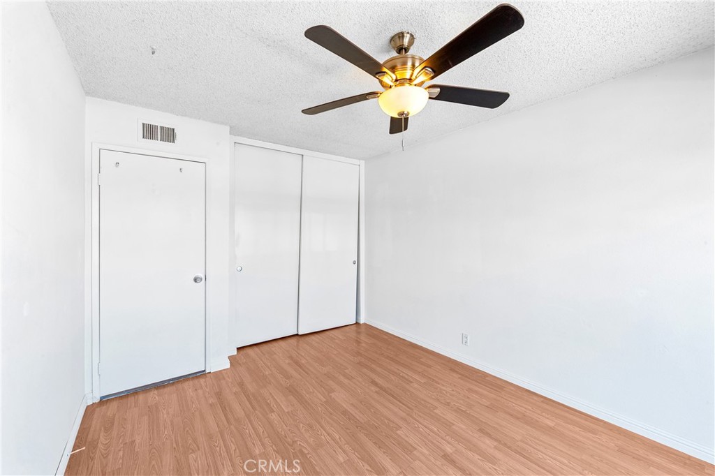https://media.crmls.org/medias/430c3b6f-ac5e-4967-8852-d90d3eca8024.jpg?preset=X-Large