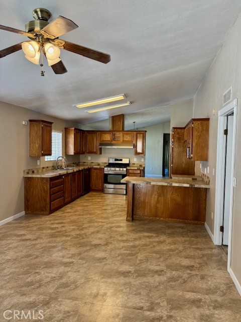 Detail Gallery Image 4 of 13 For 2570 Bridle Trail Ln, Paso Robles,  CA 93446 - 3 Beds | 2 Baths