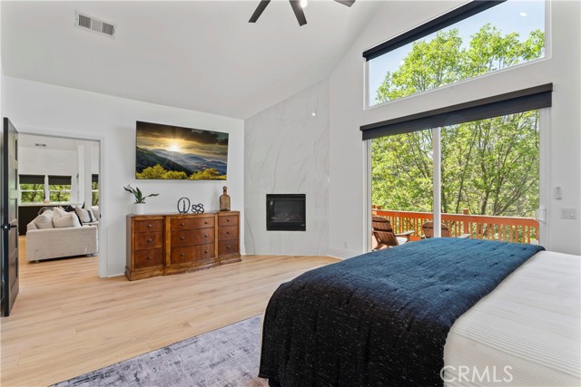 1019 Pintail Circle, Lake Arrowhead CA: https://media.crmls.org/medias/430da43a-a21d-4625-8c23-9aea8647da78.jpg