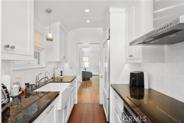1029 Glenneyre Street, Laguna Beach CA: https://media.crmls.org/medias/430dcdaa-b619-483e-9cfd-fb1127c12eae.jpg