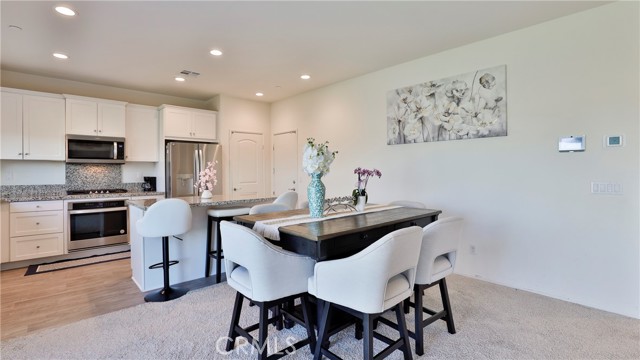 Detail Gallery Image 10 of 46 For 10868 Quarter Horse Ave, Hesperia,  CA 92345 - 3 Beds | 2/1 Baths