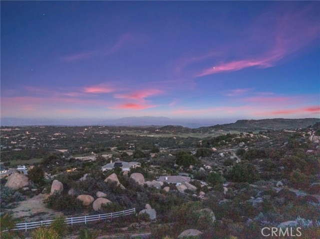Detail Gallery Image 2 of 65 For 41950 Hacienda Dr, Murrieta,  CA 92562 - 4 Beds | 3/1 Baths