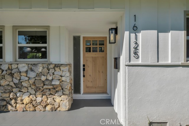 Detail Gallery Image 10 of 33 For 16125 Haynes St, Van Nuys,  CA 91406 - 3 Beds | 2 Baths