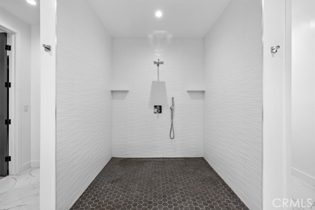 3213 Pine Ave, Manhattan Beach, California 90266, 5 Bedrooms Bedrooms, ,1 BathroomBathrooms,Residential,Sold,Pine Ave,SB22146634