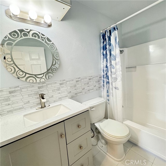 Detail Gallery Image 5 of 5 For 9800 Vesper Ave #140,  Panorama City,  CA 91402 - 3 Beds | 1/1 Baths