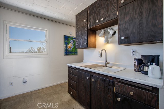 Detail Gallery Image 8 of 27 For 64525 Winters Rd, Joshua Tree,  CA 92252 - 1 Beds | 1 Baths